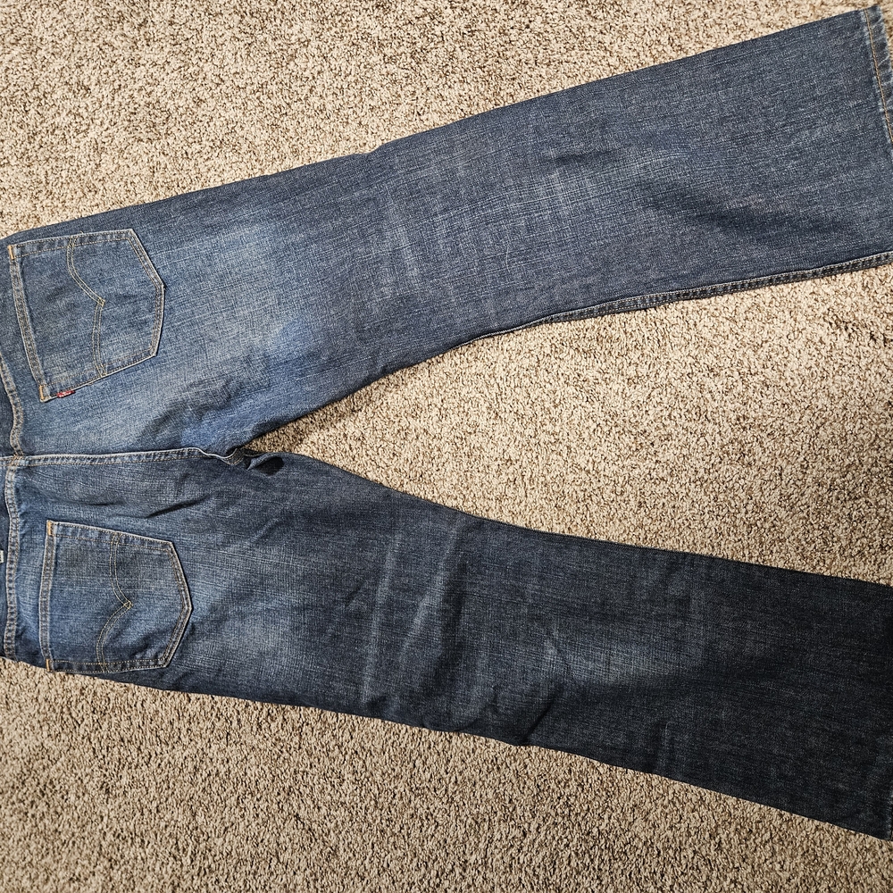 Levi's Blue Relaxed Fit Jeans with Natural Fading - Picture 3 of 4